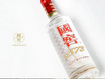 国窖1573低度酒破百亿，重构白酒价值维度